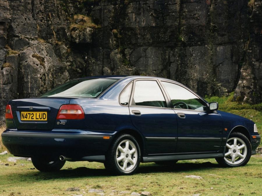  Volvo S40 1996 года  (UK) (фото 2 из 3)